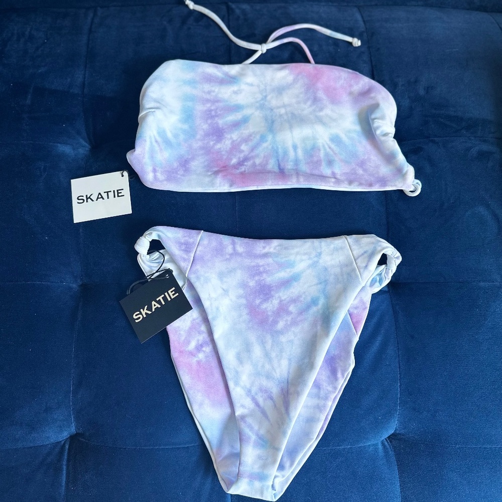 SKATIE BIKINI SET *RARE FIND* NWT